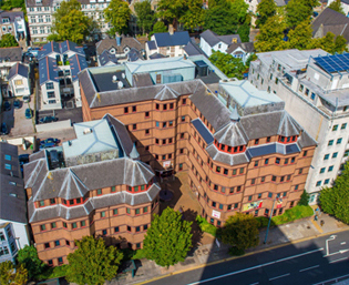 Cardiff Sixth Form College  卡地夫中學 - 英國留學推薦中學